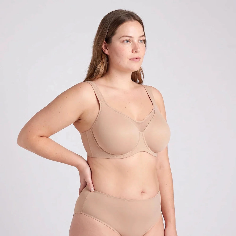 Lovelle Grace in beige from the side: smooth cup that lifts without squashing